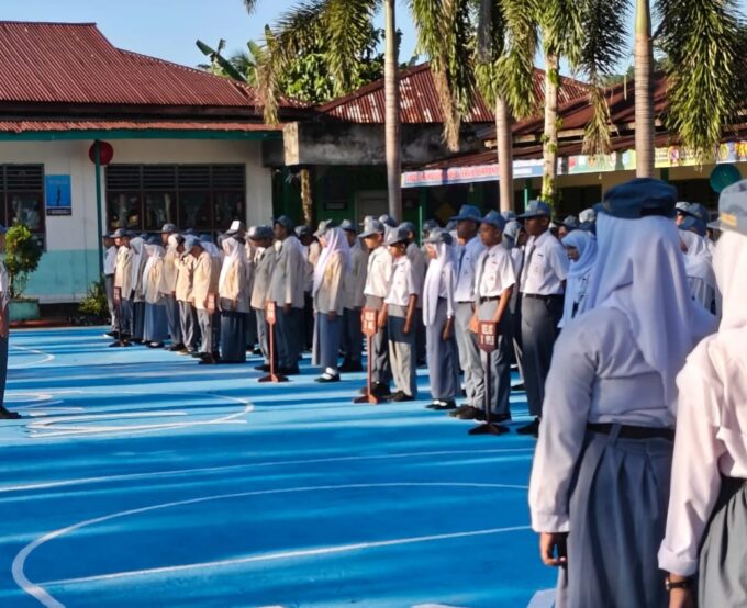 Upacara Bendera di SMK PGRI Lubuklinggau Hadirkan Pembina Spesial: Momentum Memperkuat Semangat dan Dedikasi