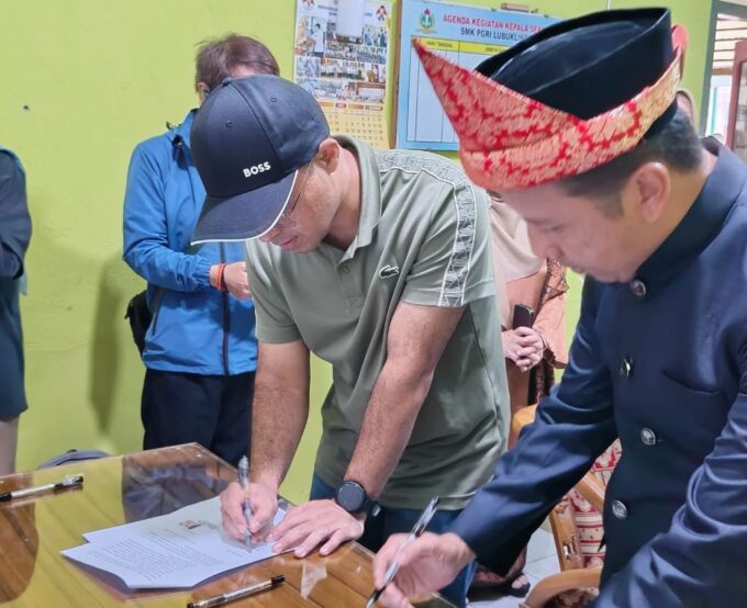 SMK PGRI Lubuklinggau dan Telkomsel Tandatangani MoU Program Skul.ID dan Penguatan Kolaborasi Digital Sekolah